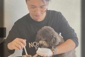 泰迪为什么爱吃纸？（探究泰迪喜欢咀嚼纸张的原因）