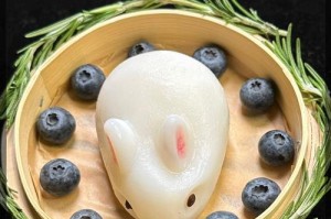 小兔子的奶食和喂养方法（幼兔喝什么奶？如何科学喂养小兔子？）